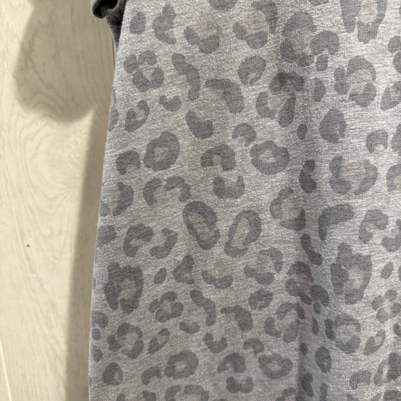 Mud Pie Gray Leopard Print T-Shirt Dress Size L - Picture 3 of 5